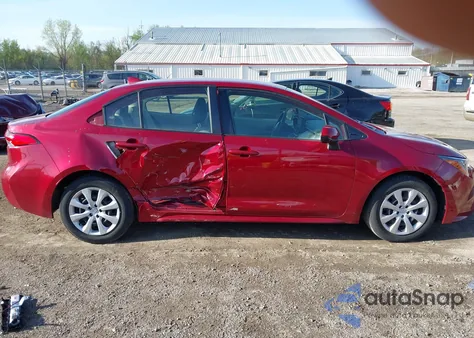 2022 Toyota Corolla Le z USA, uszkodzony, nr VIN JTDEPMAEXNJ203272